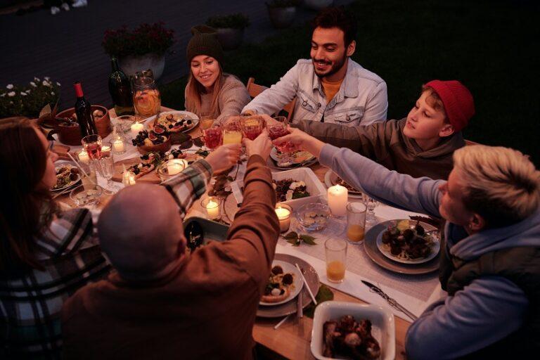 Hoe organiseer je een onvergetelijke familiedag in eigen tuin