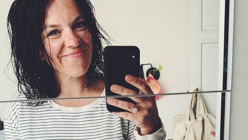 Siska Schoeters straalt in sensuele lingerie. Fans lovend: “Je bent zo’n knappe vrouw!” (foto’s)