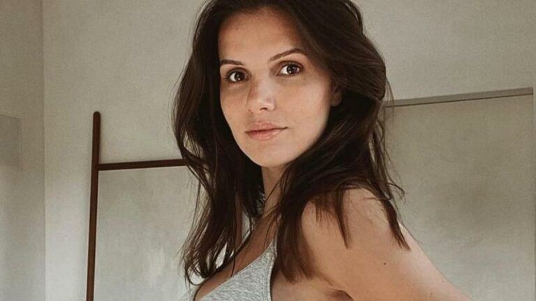 Hoogzwangere ex-Miss België Romanie Schotte deelt foto van bolle buik: «Zo mooi»