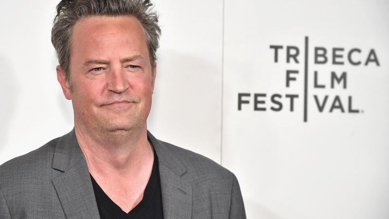 Friends-acteur Matthew Perry brengt autobiografie uit over zijn verslavingen
