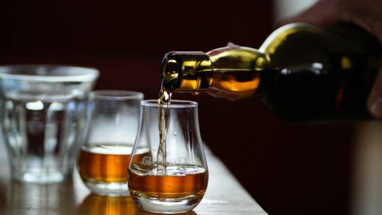 WOW. Belgische winkel verkoopt oudste whiskey ter wereld aan 93.000 euro per fles