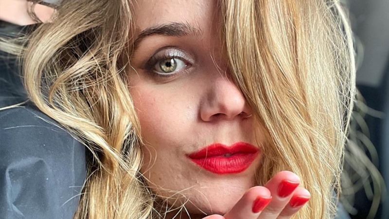 Dochter van Jeremy Clarkson verbaast fans met deze lingeriefoto’s: “Absoluut prachtig!”