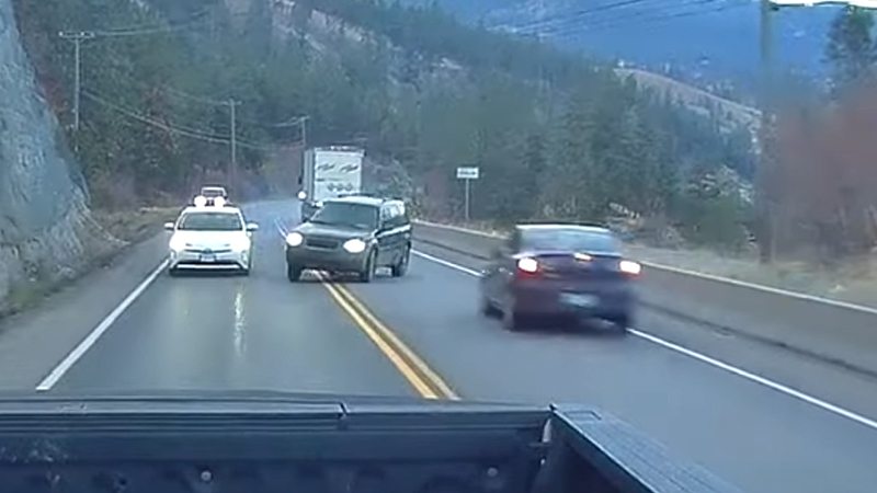 Ontsnappingspoging van automobilist komt op LOEIHARDE wijze ten einde! (video)