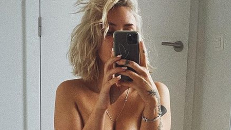 Jitske Van de Veire poseert halfnaakt en deelt mooie boodschap: “Mijn lijf blijft veranderen” (foto)