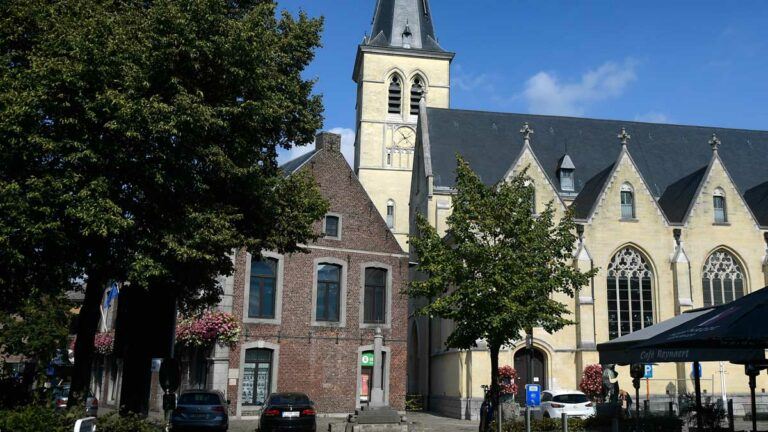 Beelden opgedoken van vrijend koppeltje in kerk van Bree