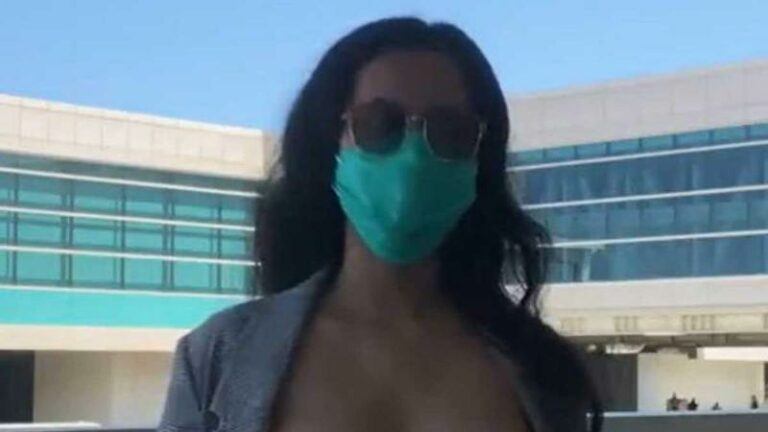 Model opgepakt nadat ze intiem filmpje opneemt op luchthaven: «Ongepast op een publieke plek» (video)