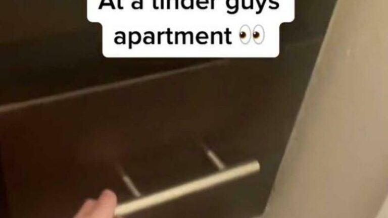 Vrouw ontdekt iets confronterends in badkamer van Tinderdate: «Wat moet ik doen?» (video)