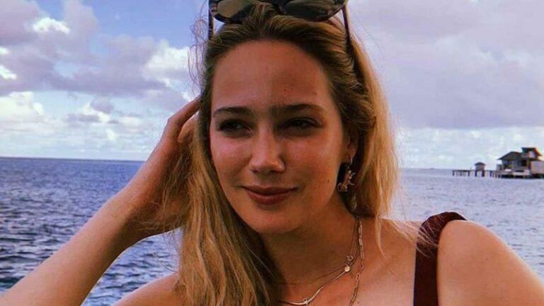 Lauren Versnick overladen met complimenten op badpakfoto: «Oogverblindend mooi!»