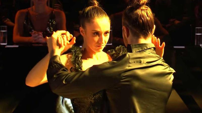 Nina Derwael over ‘Dancing with the Stars’: «Mocht mijn vriend dat doen, dan zou ik toch efkes moeten slikken»