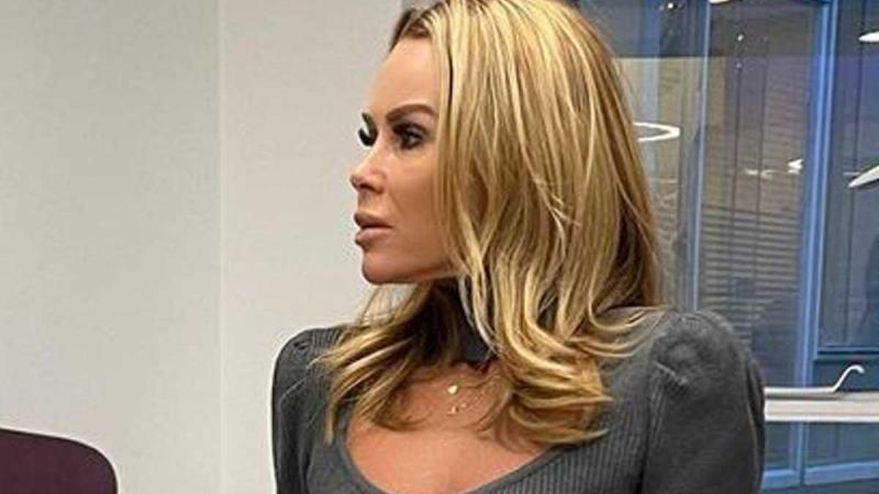 ‘BGT’-jurylid Amanda Holden verbaast volgers met outfit: «Heb je weleens van een beha gehoord?» (foto)