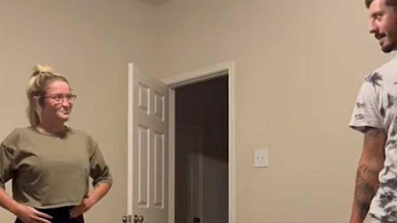 Vrouw verrast vriend met positieve zwangerschapstest, maar zo’n reactie had ze niet verwacht… (video)