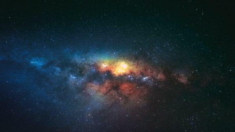 WOW. Nieuw mysterieus hemellichaam ontdekt dat drie keer per uur radiosignalen uitstuurt: «Het zijn geen aliens»