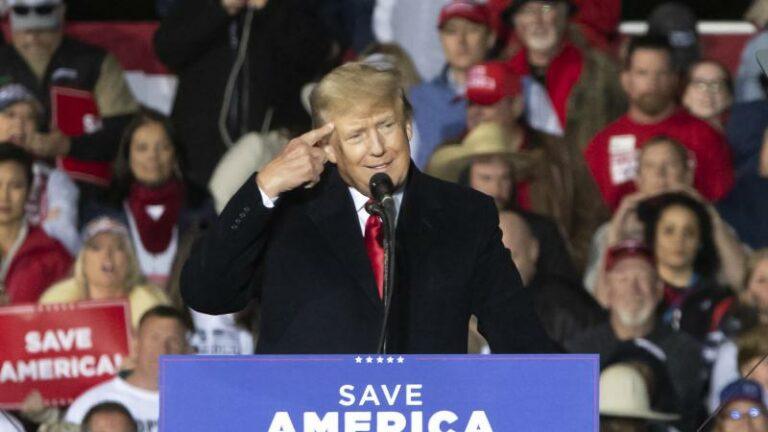 Trump belooft bestormers capitool gratie als hij herverkozen wordt als president