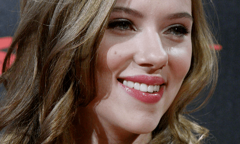 Scarlett Johanson: “Als ik in een hitsige bui ben, kies ik voor de achterbank van een auto”