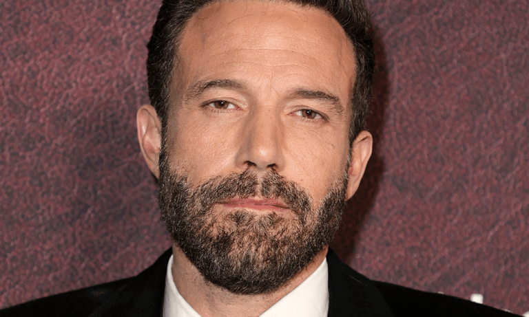 Van deze zanger had acteur Ben Affleck een naaktposter hangen in zijn kamer