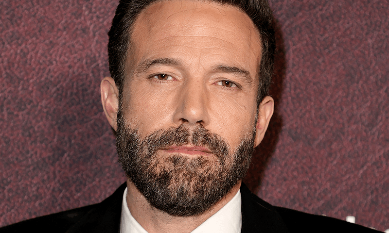 Van deze zanger had acteur Ben Affleck een naaktposter hangen in zijn kamer