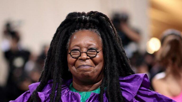 Whoopi Goldberg geschorst nadat ze beweerde dat de Holocaust «niet over ras ging»