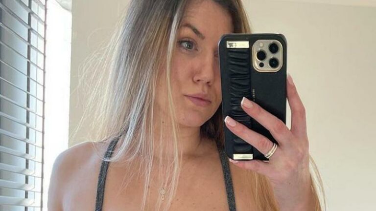 ‘Temptation’-Jolien deelt eerlijke foto van buik na twee zwangerschappen: «Ik ben er nog steeds onzeker over»