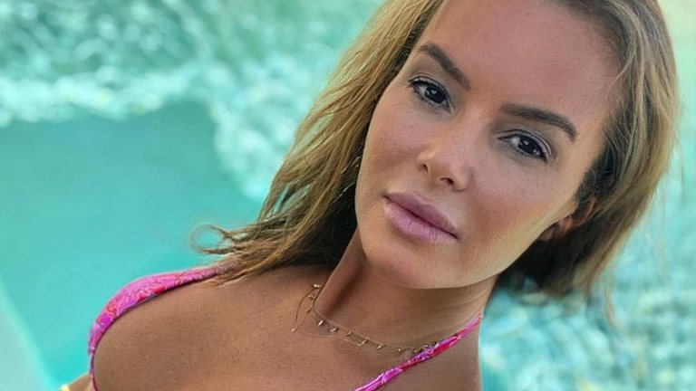 ‘BGT’-jurylid Amanda Holden (51) viert verjaardag in sexy outfit: “Wat een babe!” (foto’s)