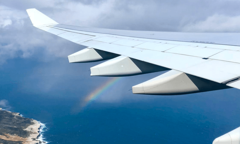 Ryanair vliegt koppel naar verkeerd land: “1200 kilometer in verkeerde richting, we eisen excuses!”