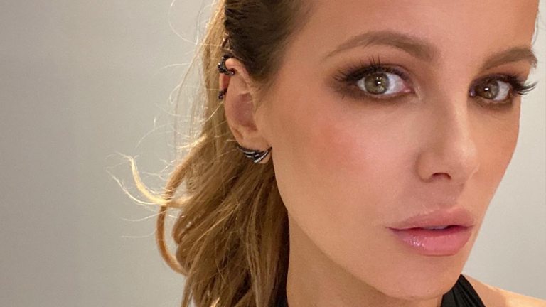 Actrice Kate Beckinsale verbaast fans met BIZAR tafereel: “Wat gebeurt hier?!” (video)