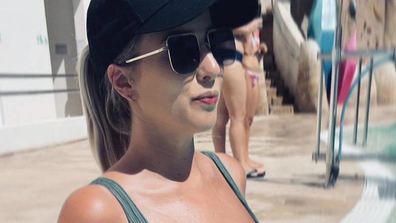 Zwangere Laura uit ‘Blind Getrouwd’ toont in badpak haar bolle buikje: «Zo mooi!» (foto)