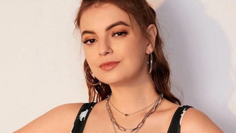 Review van hoog uitgesneden bodysuit gaat viraal: «Ik zou niet vooroverbuigen als je het draagt» (foto)