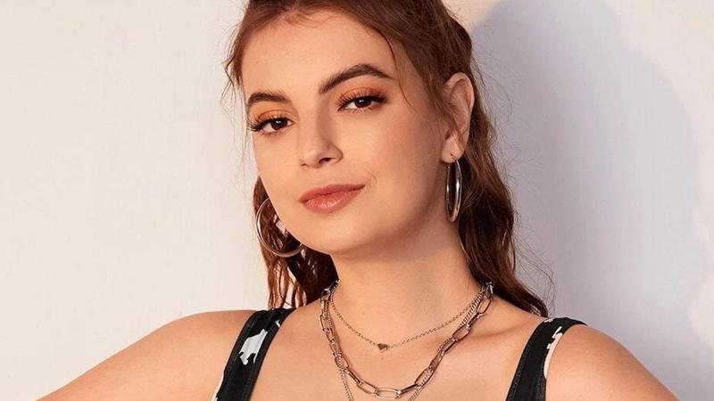 Review van hoog uitgesneden bodysuit gaat viraal: «Ik zou niet vooroverbuigen als je het draagt» (foto)