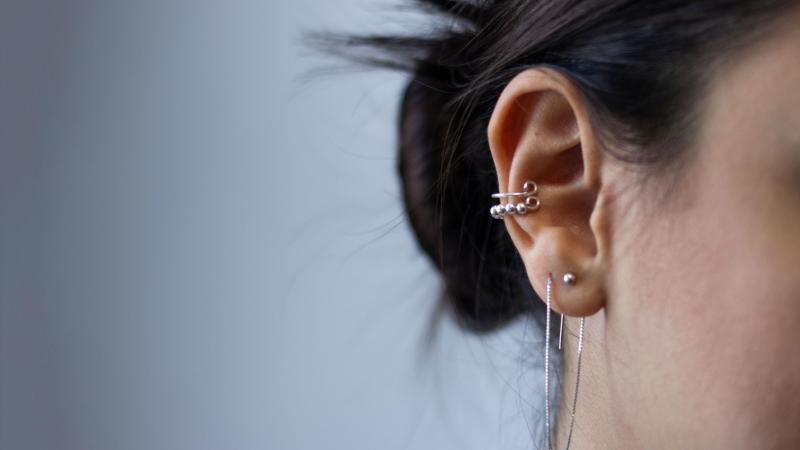 Dit is de reden waarom je piercings nooit mag laten schieten