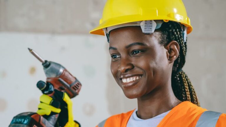 Vandaag is een op de tien in de bouw vrouw: «Nochtans zijn vrouwen verrijking voor sector»