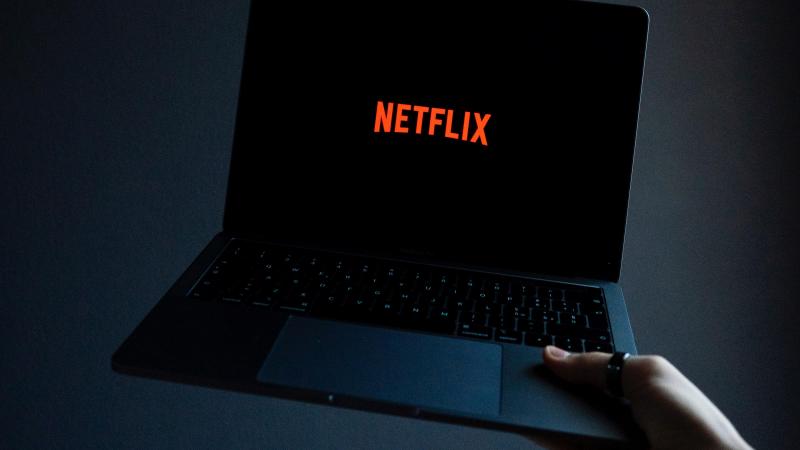 Gaat Netflix dan toch advertenties tonen? «Zeg nooit nooit»