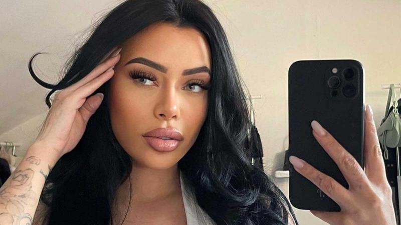 ‘Temptation’-Yasmine niet te spreken over ingreep: «Hij heeft mijn borsten verpest» (foto)