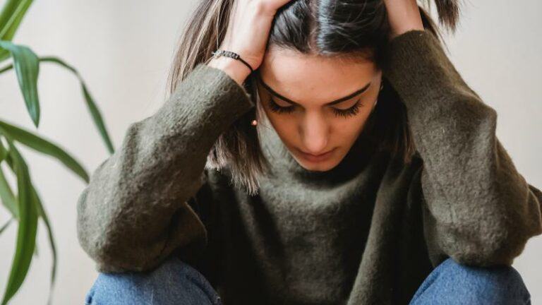 Helpt deze piercing echt met migraineaanvallen?