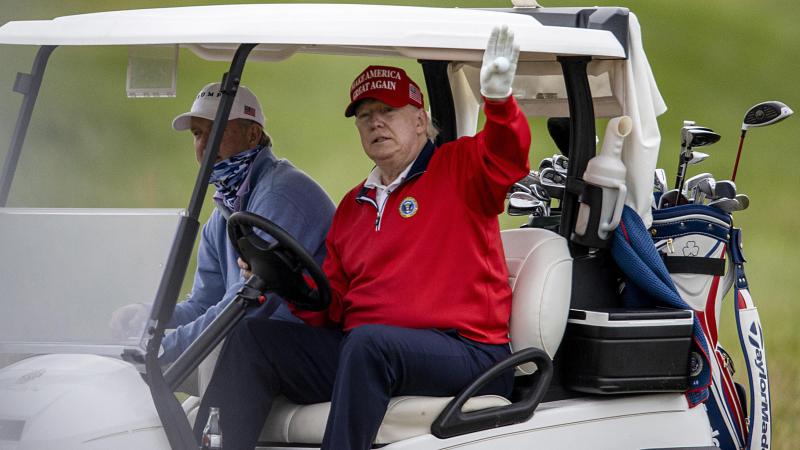 BIZAR. Trump schrijft lang statement om te bewijzen dat hij hole-in-one scoorde tijdens golf: «Het is 100% waar»