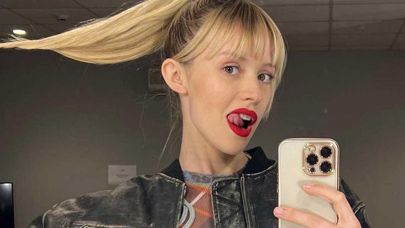 Zangeres Angèle verbaast volgers met doorzichtige outfit: «We kunnen je borsten zien!» (foto)