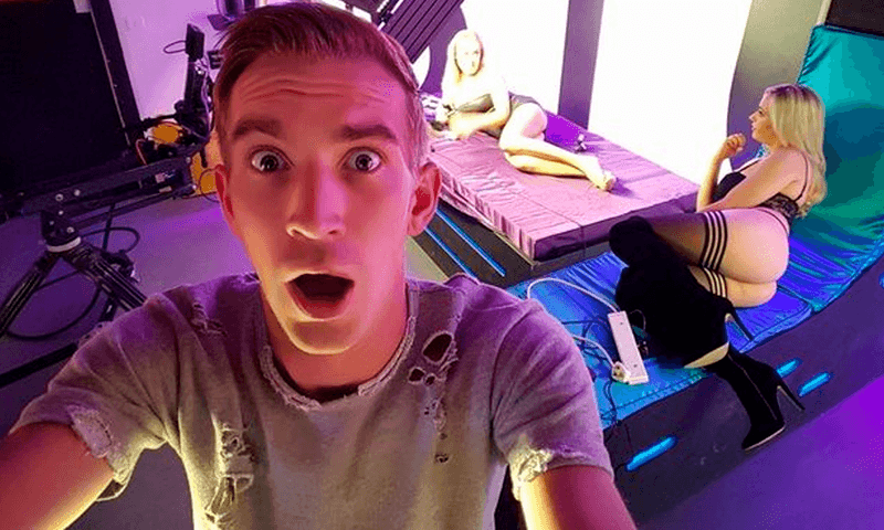 Bouwvakker met gigantisch geslachtsdeel deelt mee hoeveel hij verdient op OnlyFans: “Mooi toch voor een bijberoep?” (foto’s)