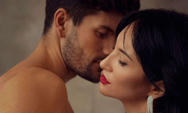 Relatie-experte doet boekje open: “Dit zijn de signalen die mannen je geven als ze enkel uit zijn op seks”