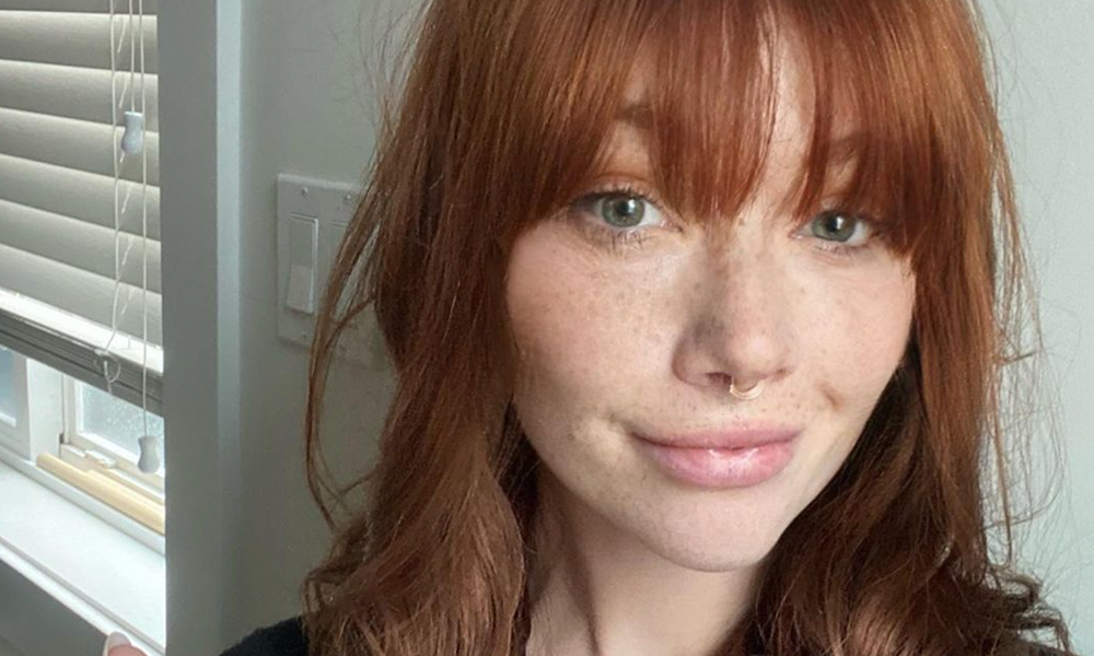 Seksmodel met stoma vertelt over haar beperking: “Staat mijn performance niet in de weg” (foto’s)