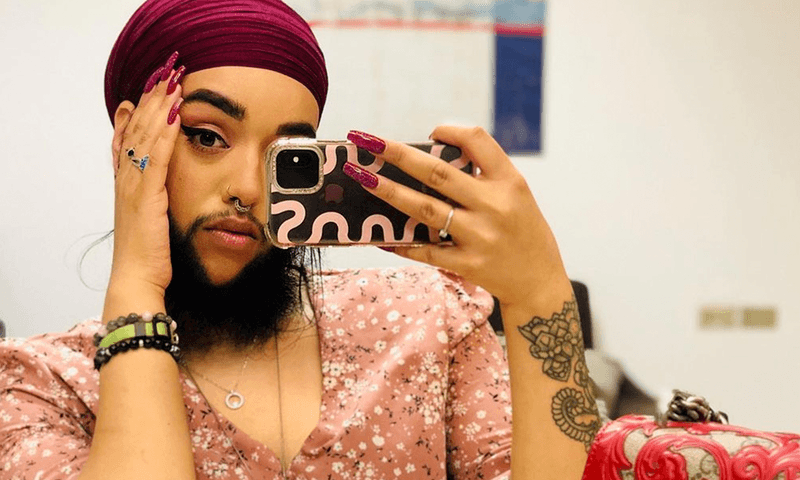 Vrouw met baard geeft toe: “Daten is moeilijk, want mensen gebruiken me vaak voor hun fetisj” (video)