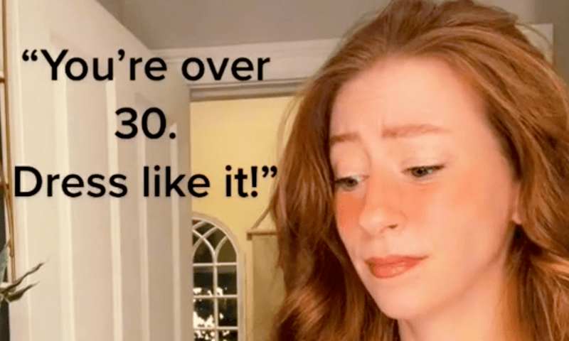 Vrouw wordt mikpunt van kritische volgers: “Je bent over de 30, kleed je er ook naar!” (video)
