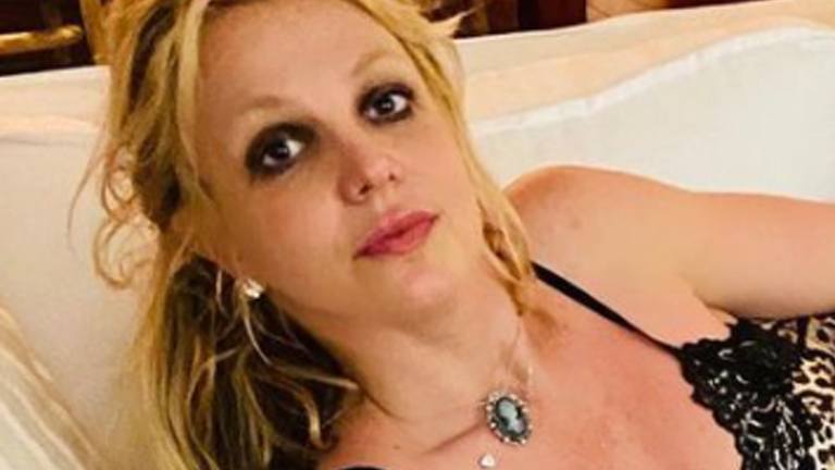 Britney Spears deelt sensuele foto’s, maar fans maken zich zorgen: “Er klopt iets niet”