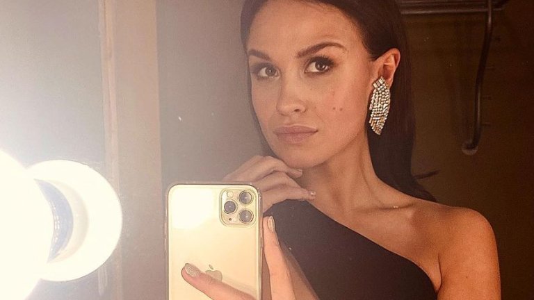 ‘Love Island’-presentatrice deelt sexy foto. Fans reageren: “Beeldschoon ben je!”