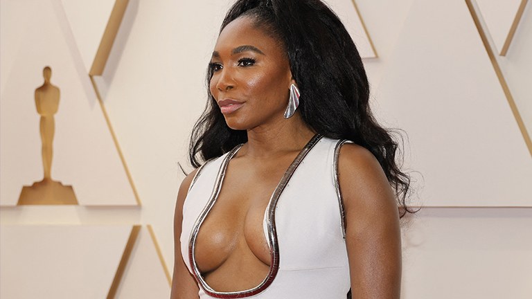 ‘Modeblunder’ van Venus Williams tijdens Oscars gaat niet onopgemerkt voorbij: “Ik zie haar tepel!” (foto)