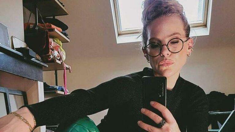 Eline De Munck maakt reclame in gewaagde outfit: «Gaat het om de bril of om het lichaam?» (foto)