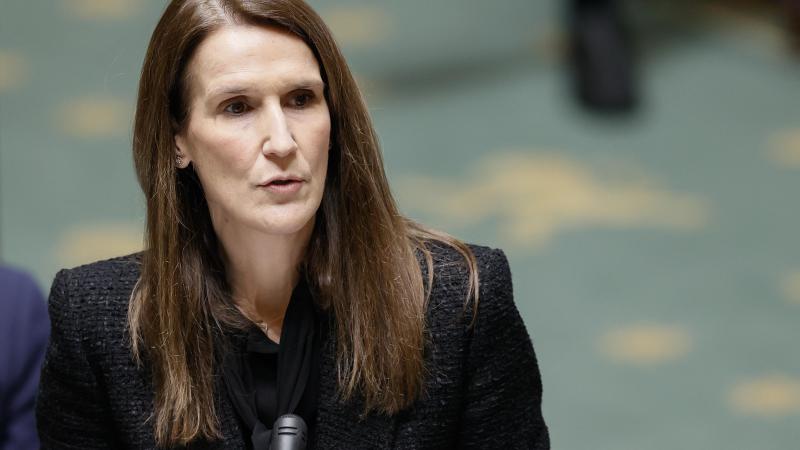 Politieke wereld betuigt steun aan Sophie Wilmès: «Zeer moedige beslissing»
