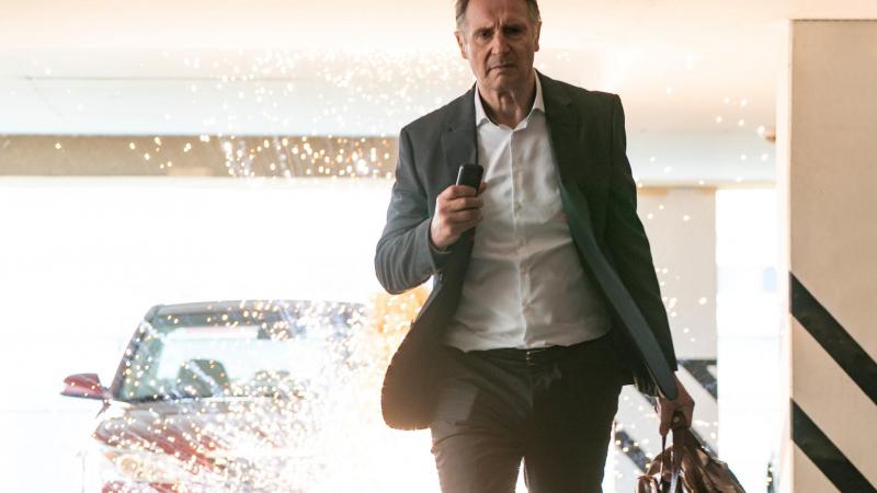 MOVIES. Martin Campbell verfilmt ‘De Zaak Alzheimer’ met ‘Memory’: «Waarom zou je knoeien met een scenario dat zo goed in elkaar steekt?»