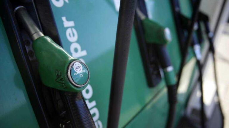 Benzine wordt vanaf morgen opnieuw fors duurder