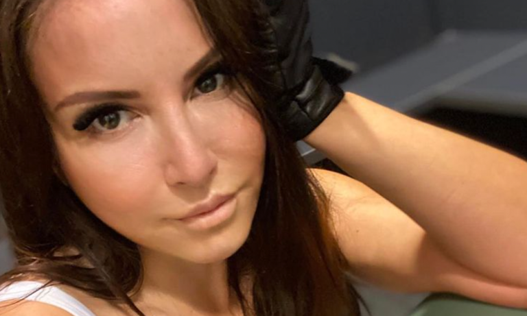 OnlyFans-ster legt uit hoe je best pikante berichtjes naar je partner stuurt (foto’s)