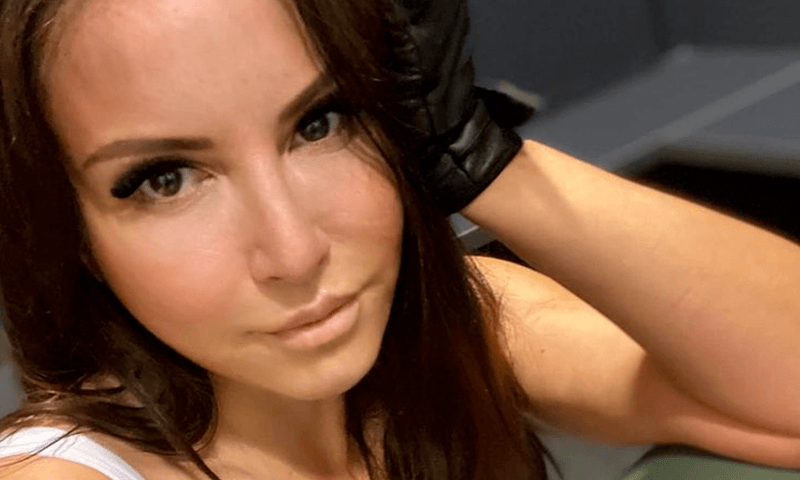 OnlyFans-ster legt uit hoe je best pikante berichtjes naar je partner stuurt (foto’s)