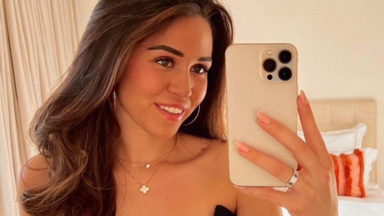 Vriendin van Viktor Verhulst geniet in bikini. Fans lovend: “Prachtig!” (foto’s)